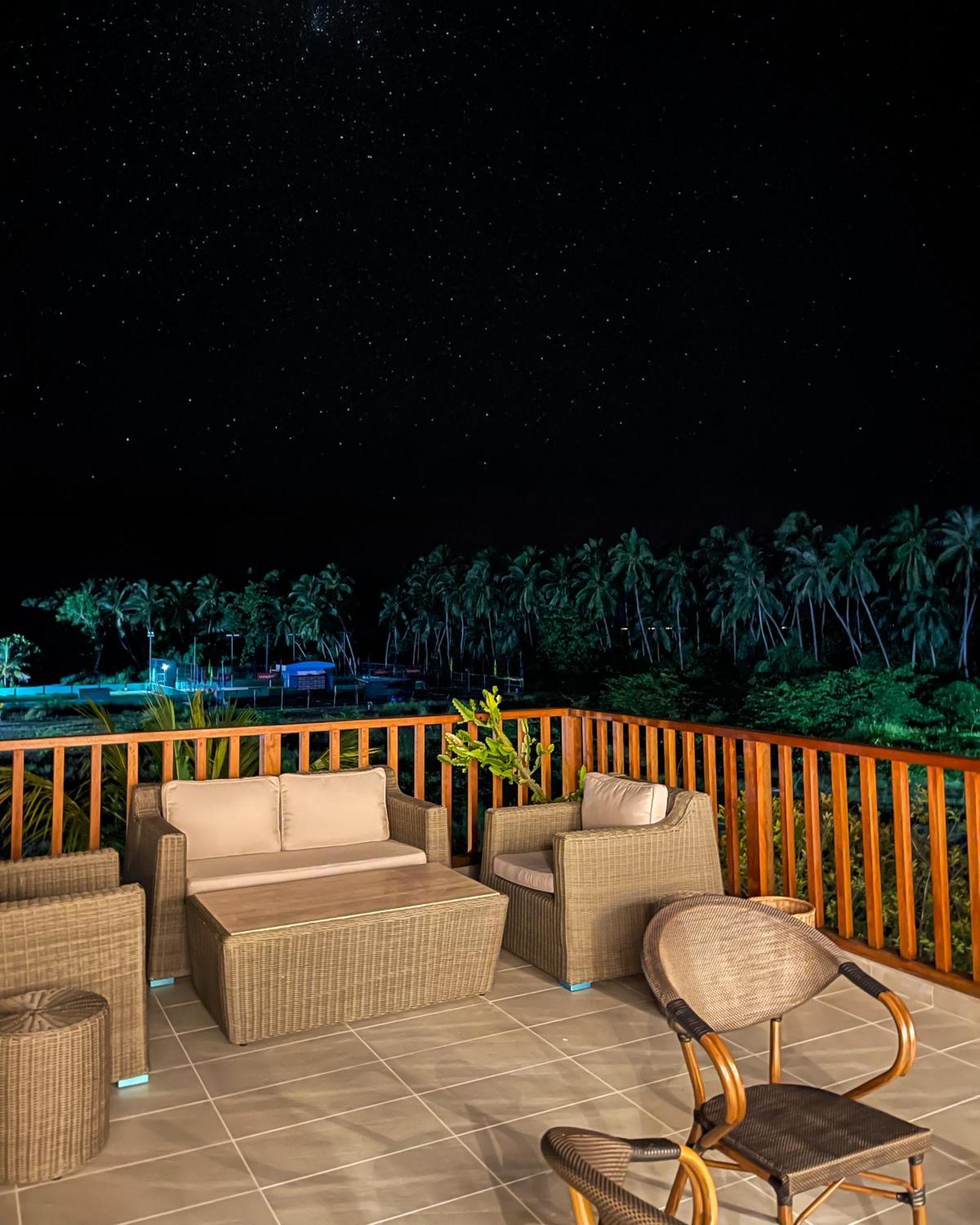 Nihaali Maldives Hotel Kudarikilu ภายนอก รูปภาพ